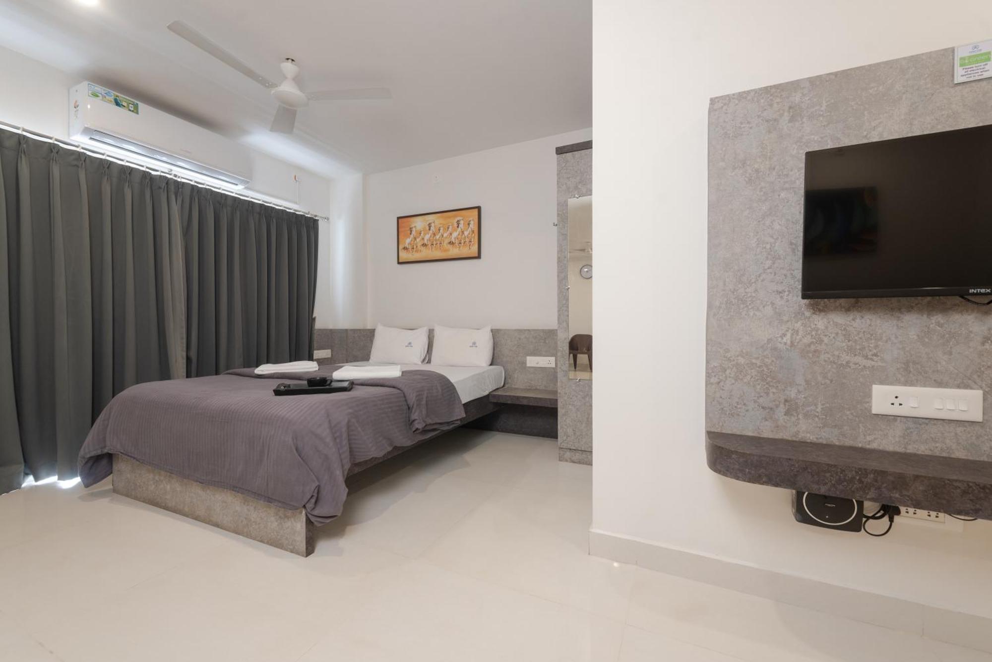 Manipal Atalia Service Apartments Екстериор снимка