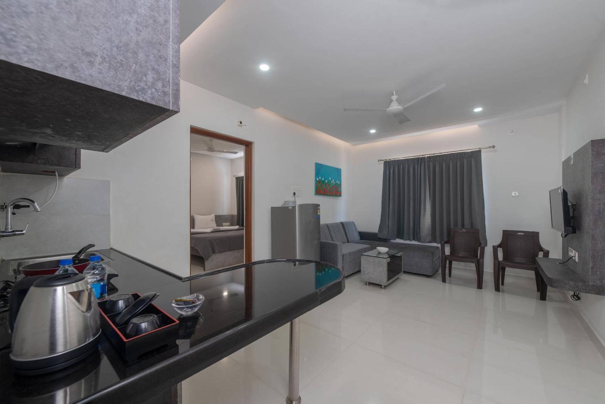 Manipal Atalia Service Apartments Екстериор снимка